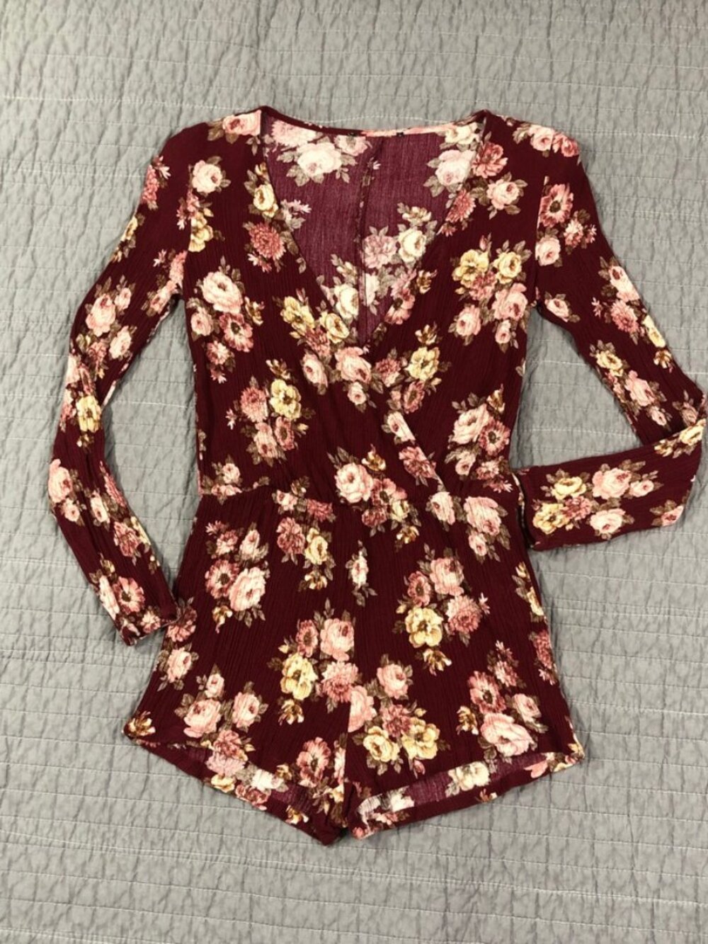 Forever 21 Romper Women Small Burgundy Floral Wrap V Neck Y2K Shorts